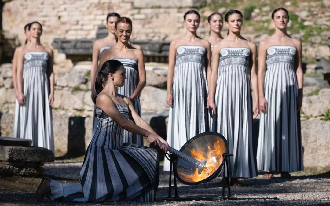 Encendido de la antorcha olímpica marca el inicio de los Juegos de Invierno 2026